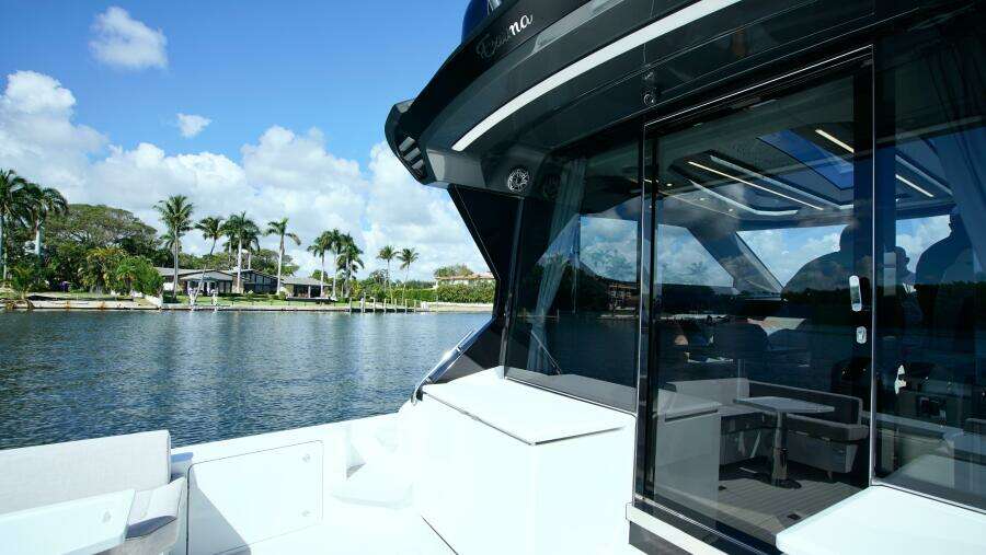 56ft Uniesse Yacht For Sale