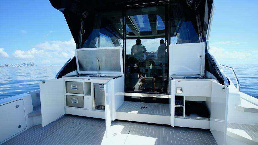 56ft Uniesse Yacht For Sale