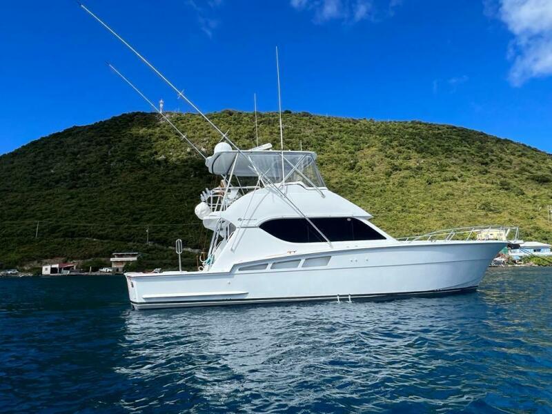 50' 2005 Hatteras 50 Convertible