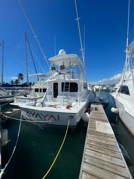 50' 2005 Hatteras 50 Convertible