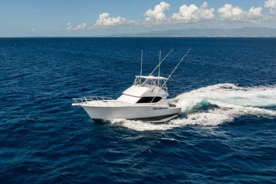 50' 2005 Hatteras 50 Convertible