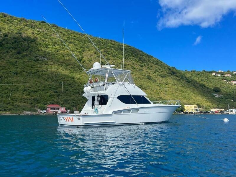 50' 2005 Hatteras 50 Convertible