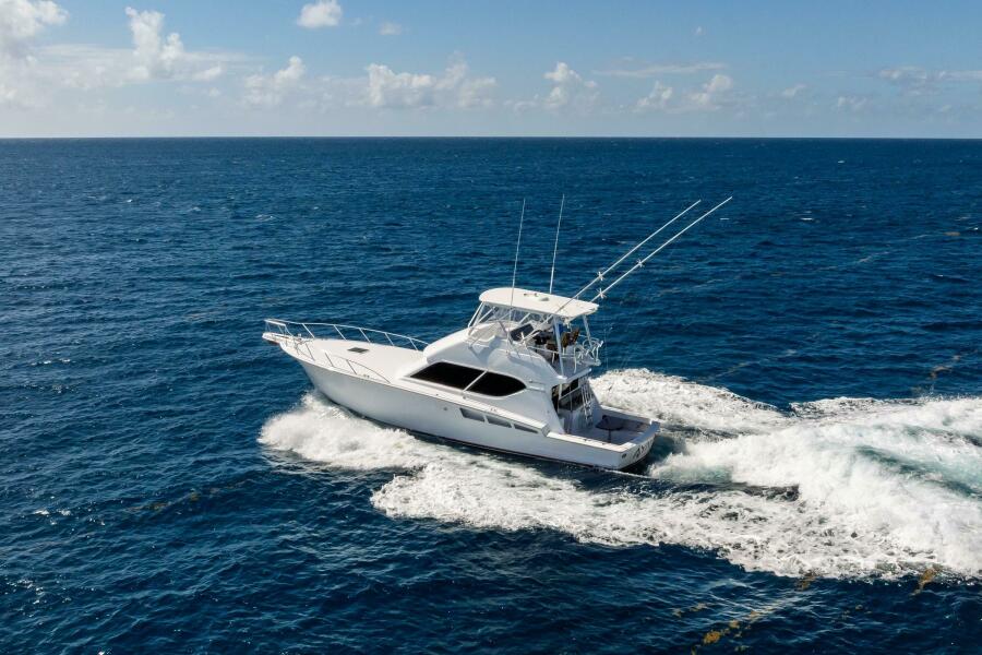 50' 2005 Hatteras 50 Convertible
