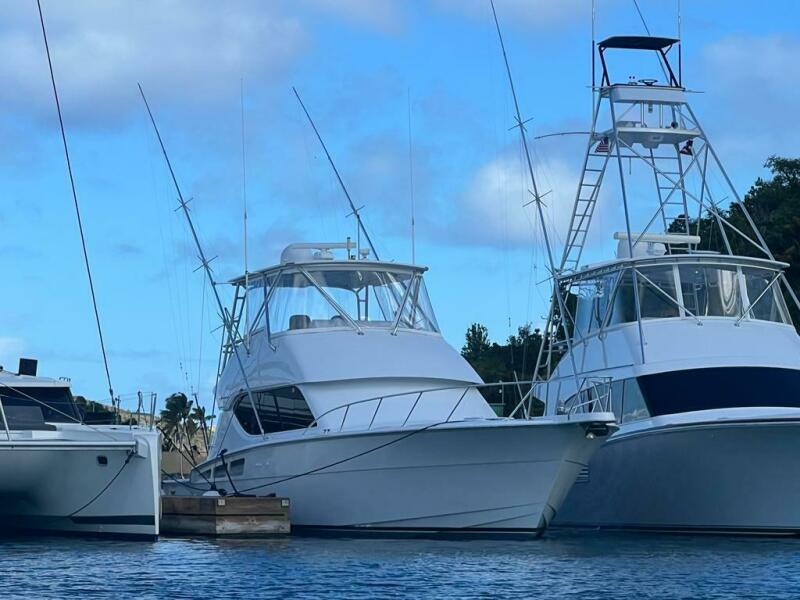 50' 2005 Hatteras 50 Convertible