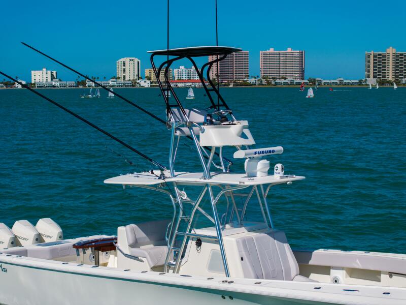 39' 2012 SeaVee 390B