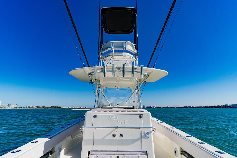 39' 2012 SeaVee 390B