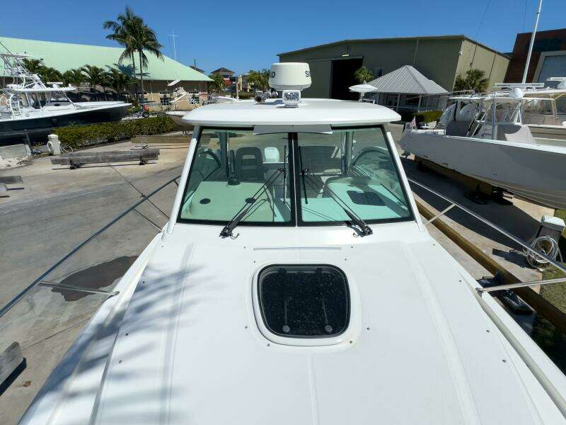 PEARL 31ft Boston Whaler Yacht For Sale