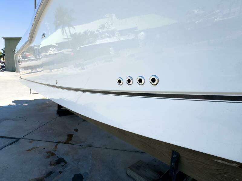 PEARL 31ft Boston Whaler Yacht For Sale