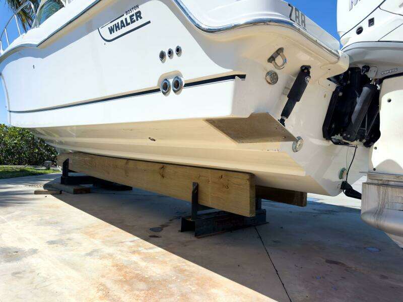 PEARL 31ft Boston Whaler Yacht For Sale
