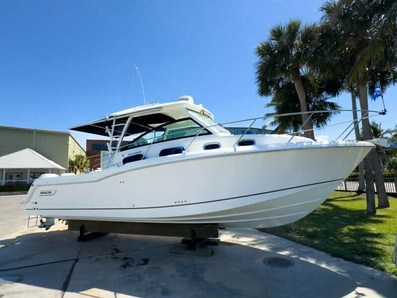 PEARL 31ft Boston Whaler Yacht For Sale