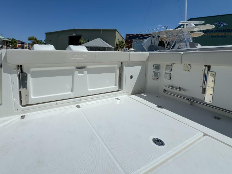 31' 2018 Boston Whaler 315 Conquest