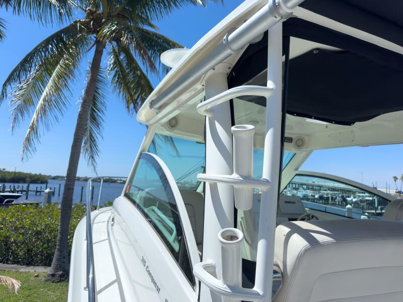 31' 2018 Boston Whaler 315 Conquest