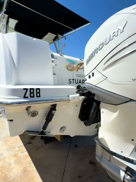 PEARL 31ft Boston Whaler Yacht For Sale