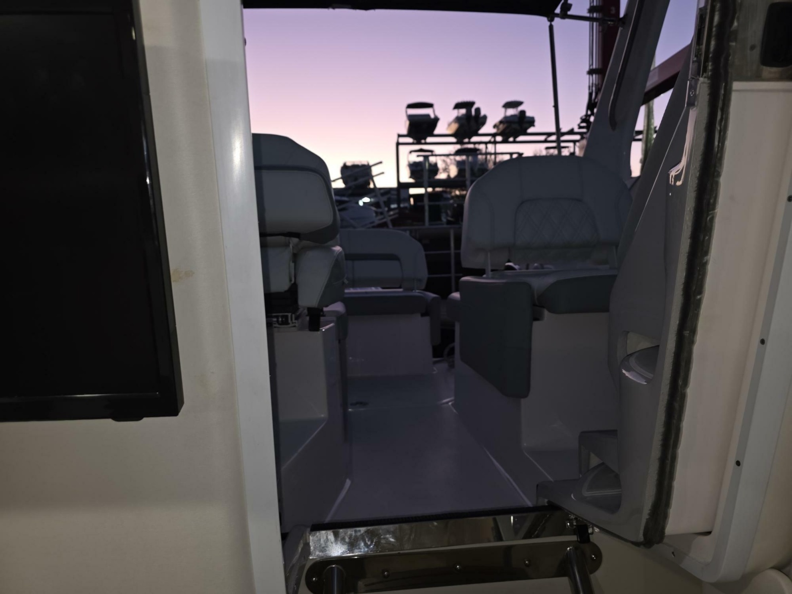 27ft Regal Yacht For Sale