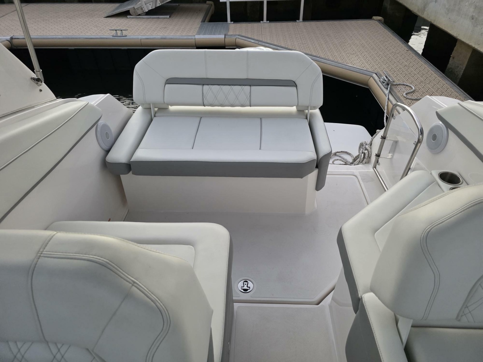 27ft Regal Yacht For Sale