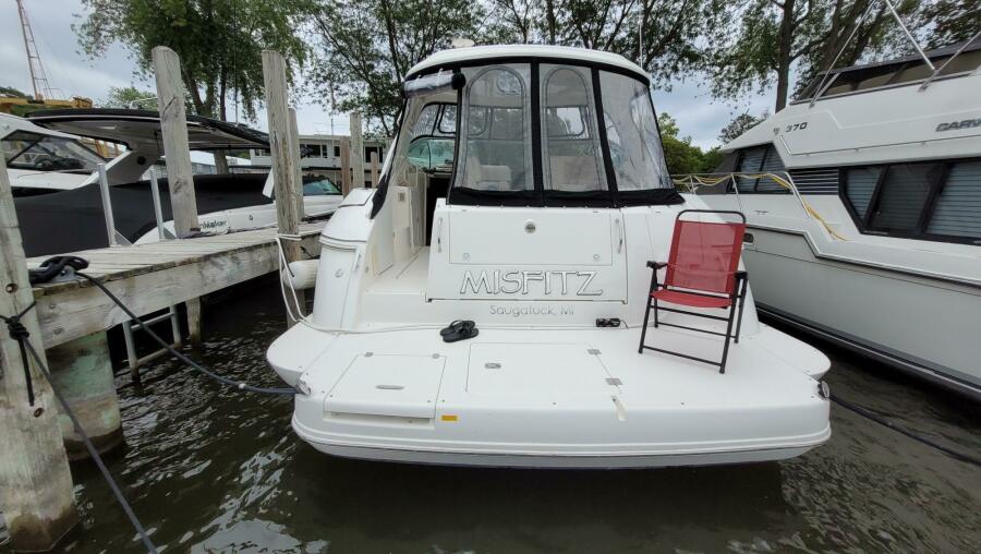 42' 2005 Cruisers Yachts 420 Express