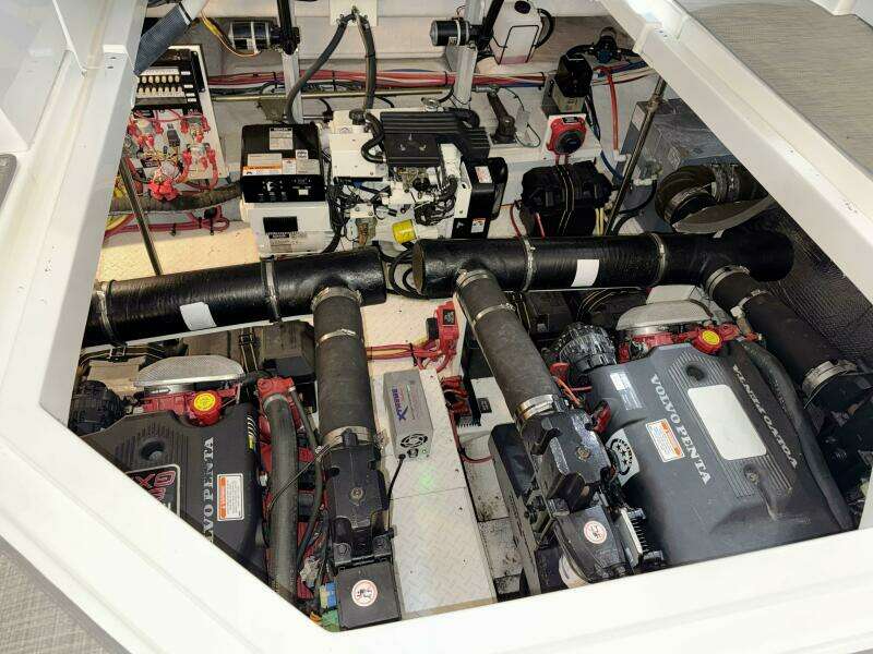 42ft Cruisers Yachts Yacht For Sale