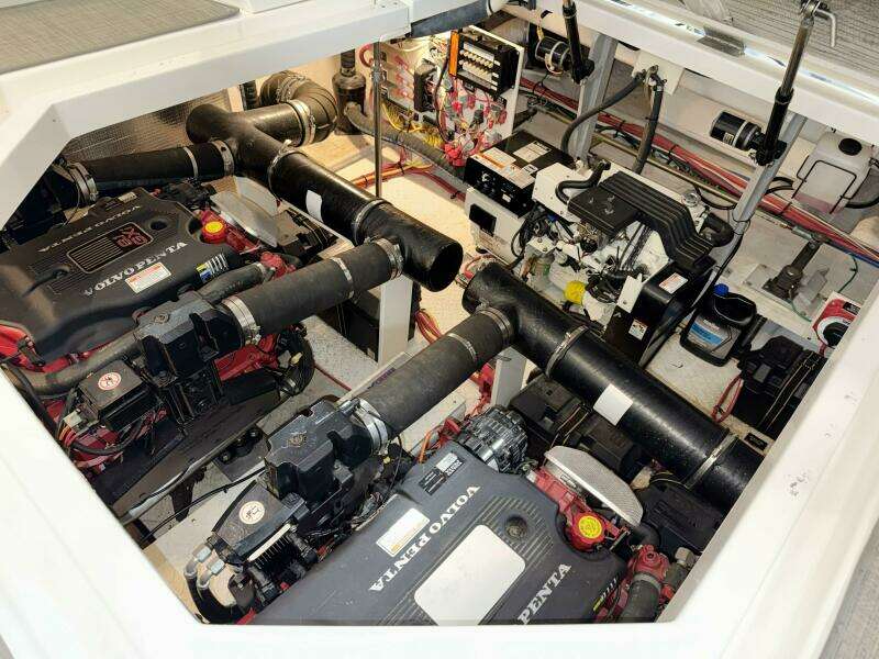 42ft Cruisers Yachts Yacht For Sale