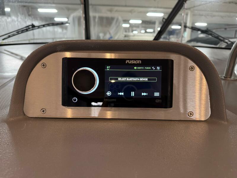 42' 2005 Cruisers Yachts 420 Express