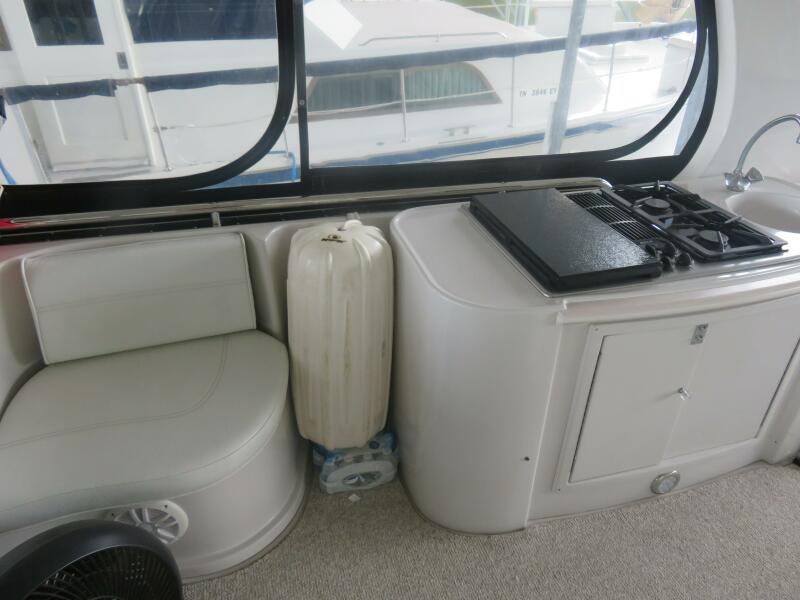 58' 2000 Bluewater 5800