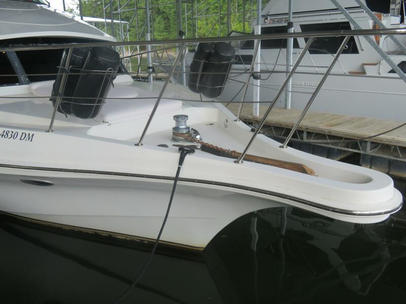 58' 2000 Bluewater 5800