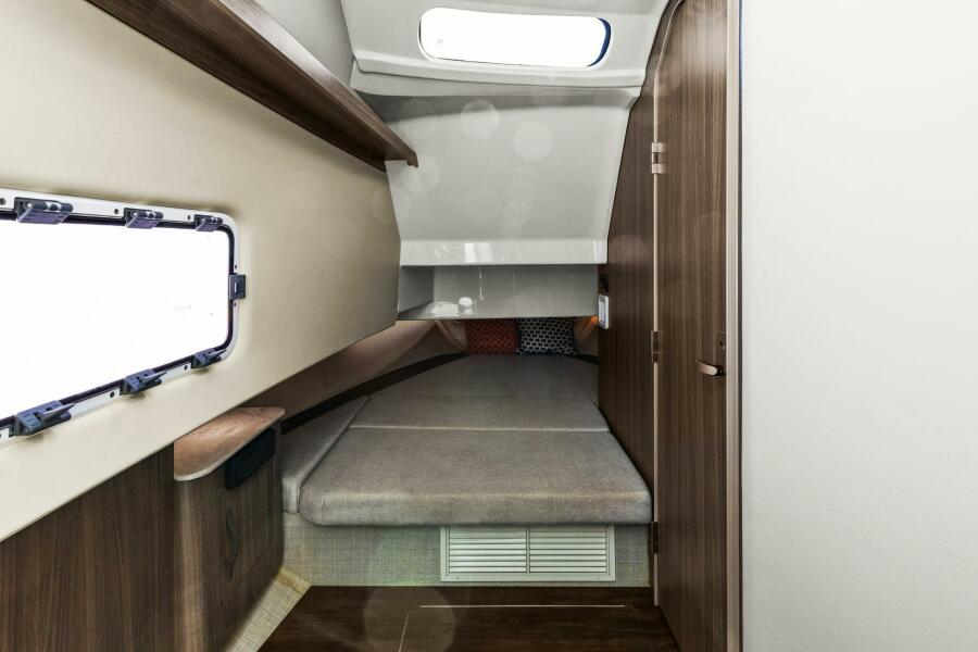 33' 2020 Regal 33 SAV