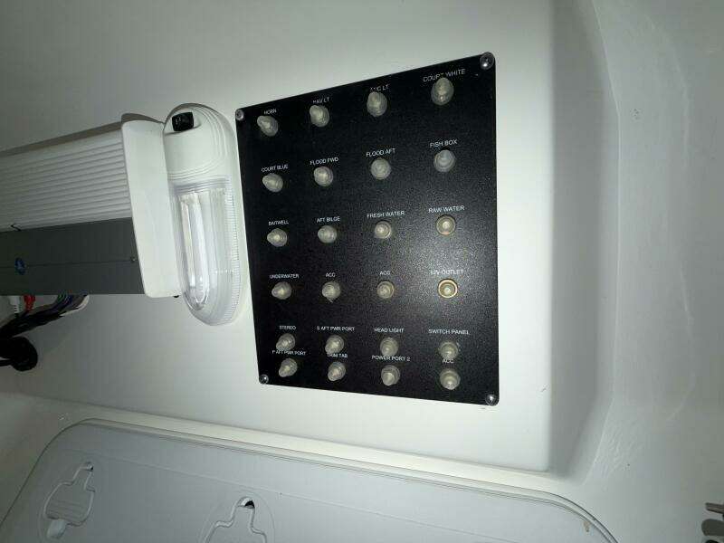 23ft Everglades Yacht For Sale