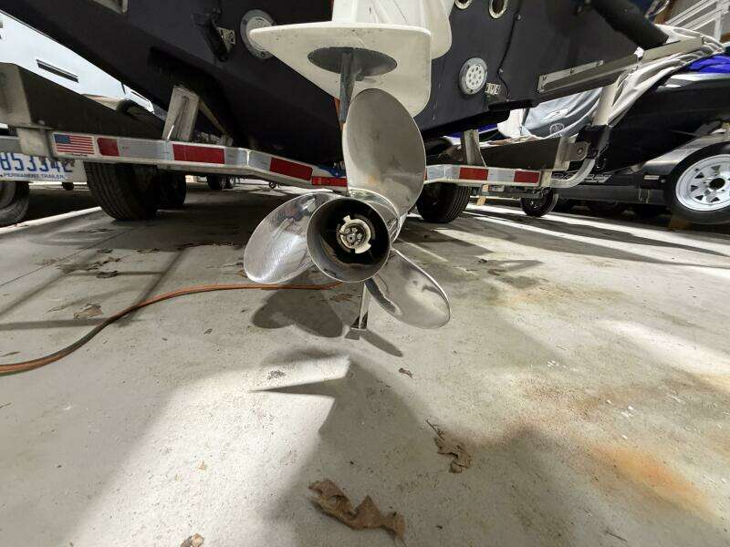 23ft Everglades Yacht For Sale