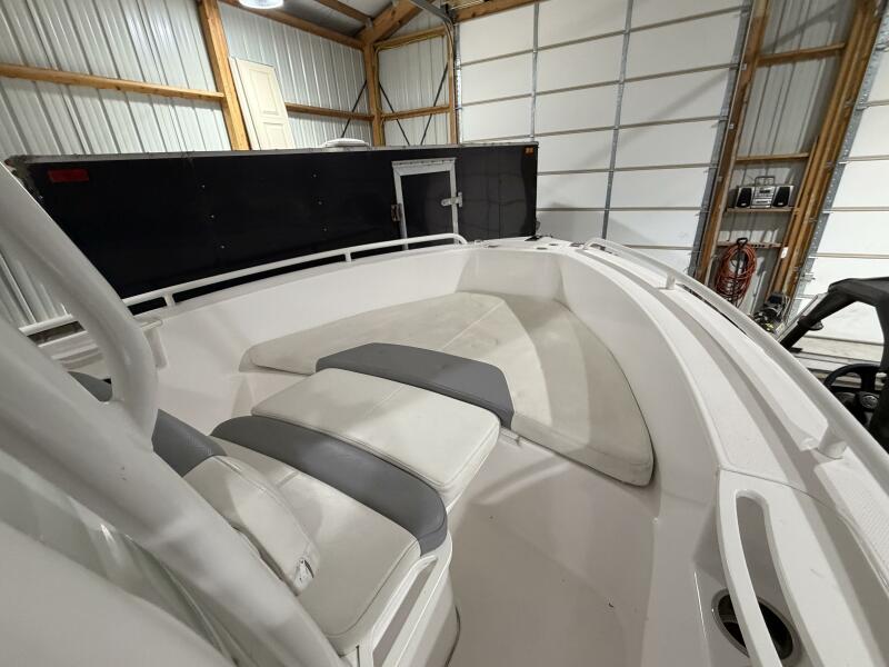 23' 2016 Everglades 230 Center Console