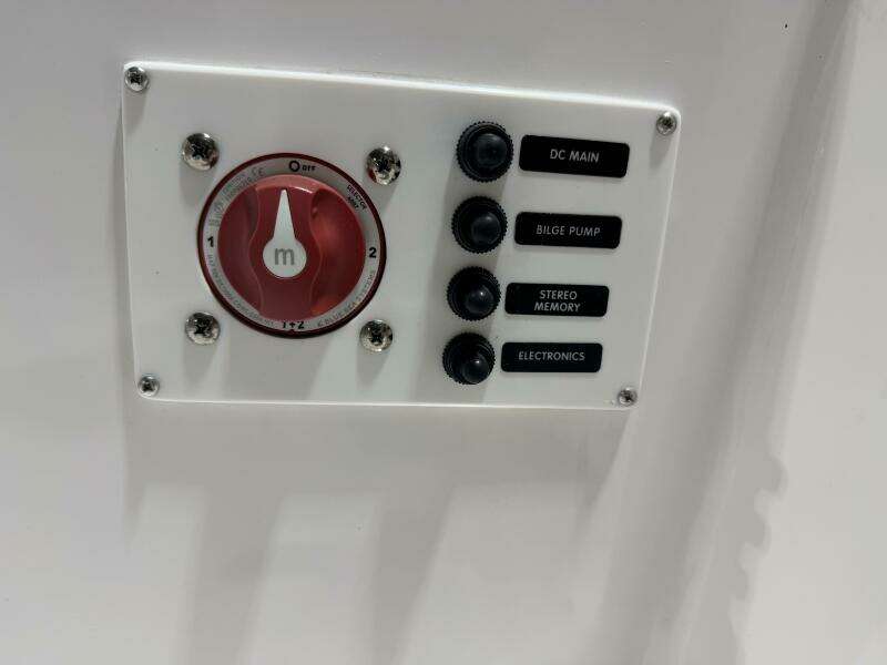 23ft Everglades Yacht For Sale