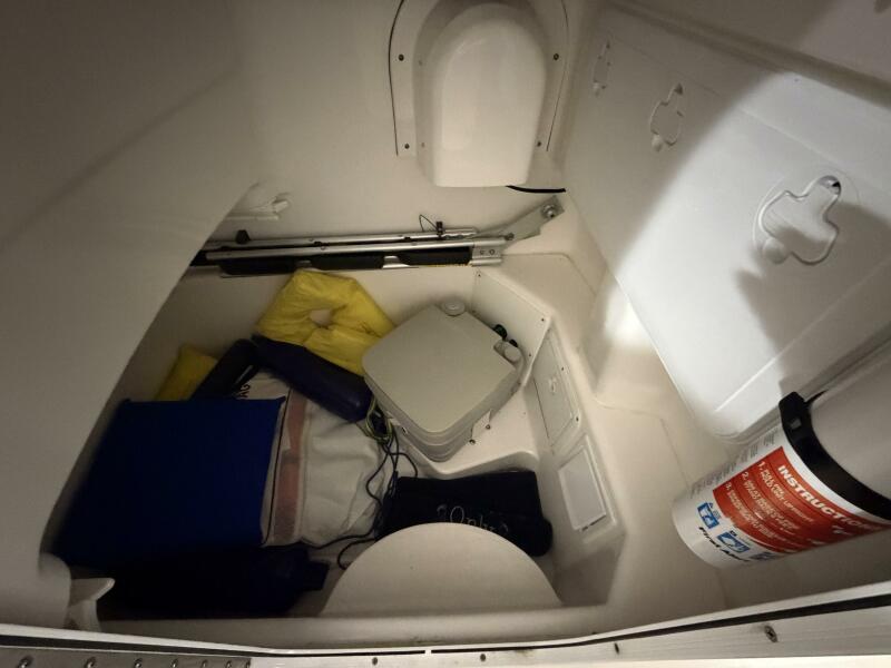 23' 2016 Everglades 230 Center Console