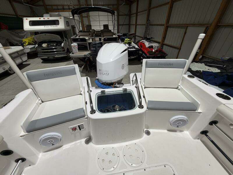 23ft Everglades Yacht For Sale