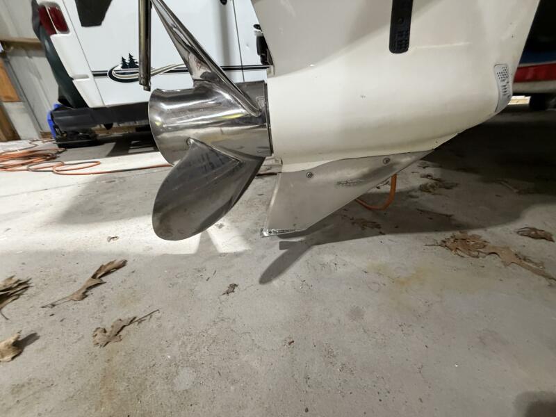 23' 2016 Everglades 230 Center Console