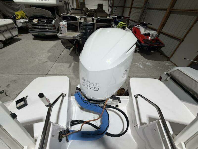 23ft Everglades Yacht For Sale