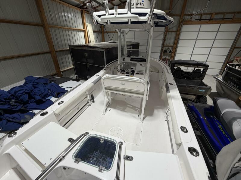 23' 2016 Everglades 230 Center Console