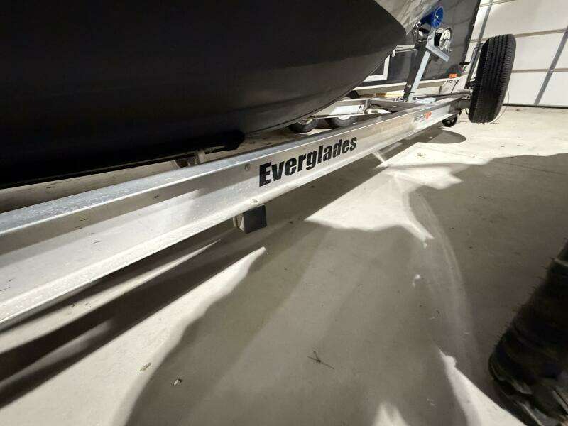 23ft Everglades Yacht For Sale