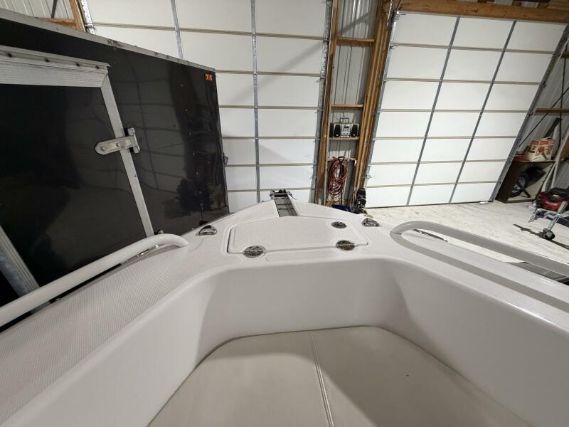 23' 2016 Everglades 230 Center Console