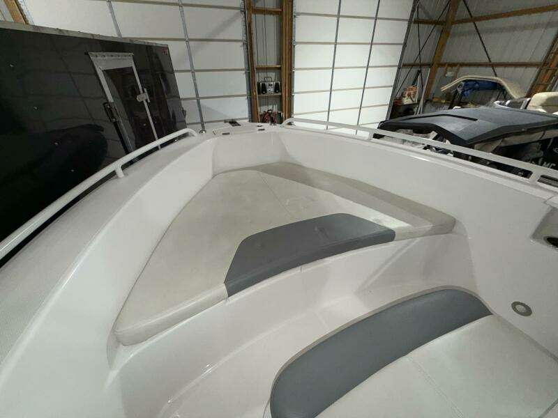 23ft Everglades Yacht For Sale