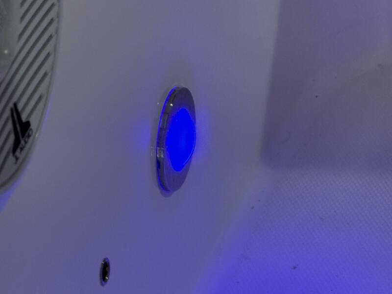 23' 2016 Everglades 230 Center Console