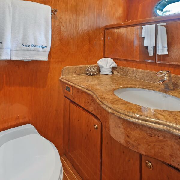 81' 2003 Hargrave Sky Lounge