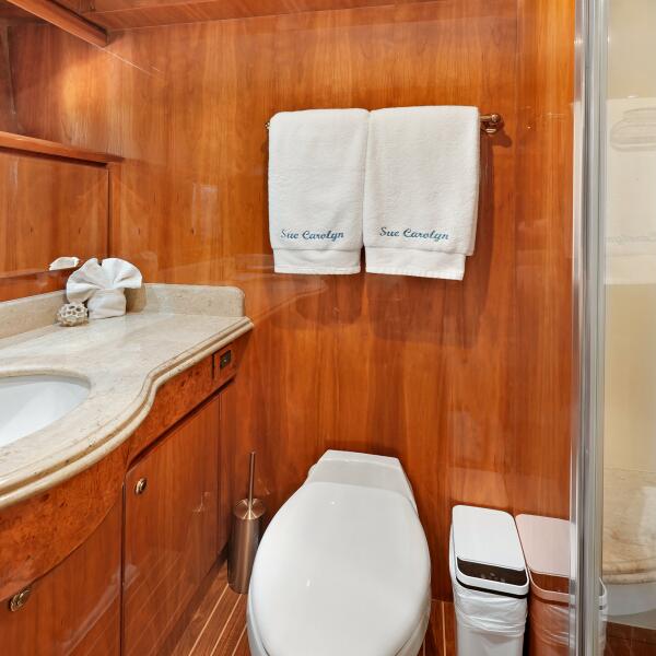 81' 2003 Hargrave Sky Lounge