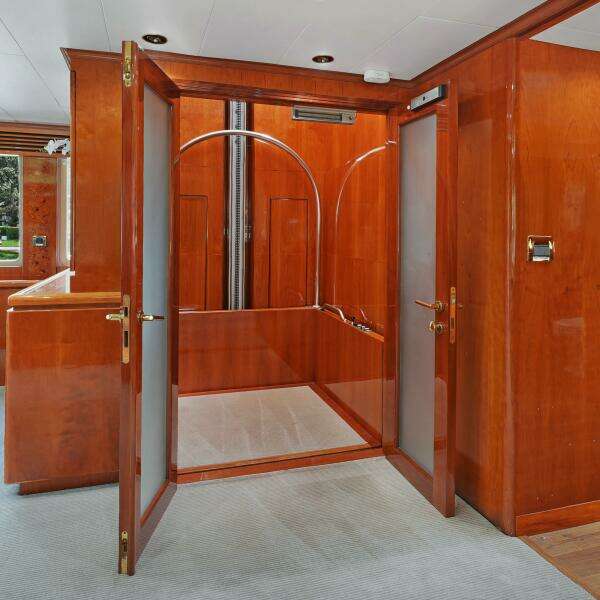 MILES AWEIGH 81ft Hargrave Yacht For Sale