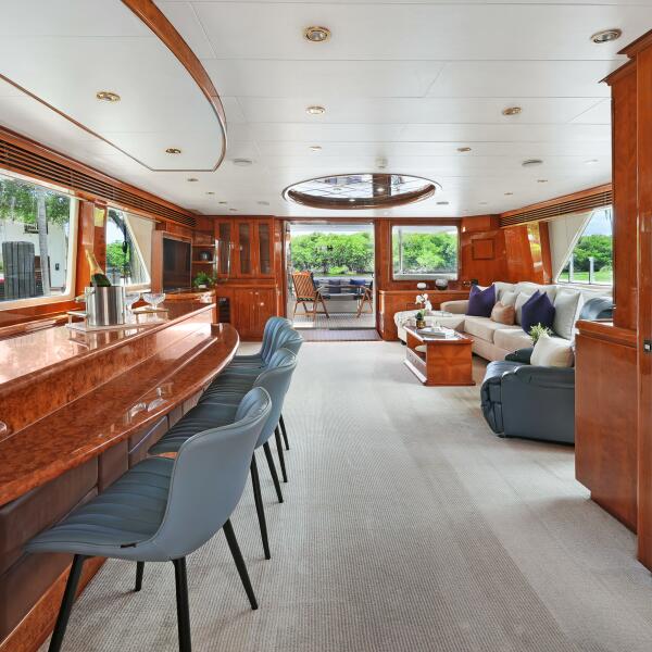 81' 2003 Hargrave Sky Lounge