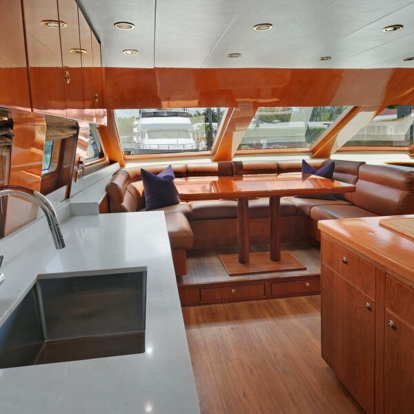 81' 2003 Hargrave Sky Lounge