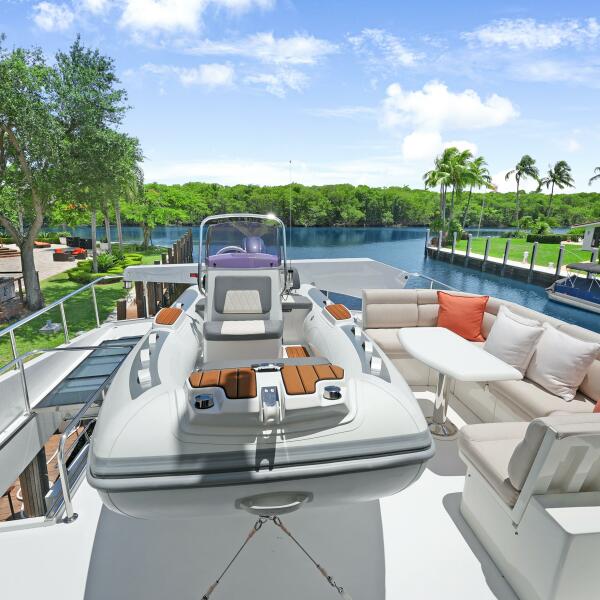 81' 2003 Hargrave Sky Lounge