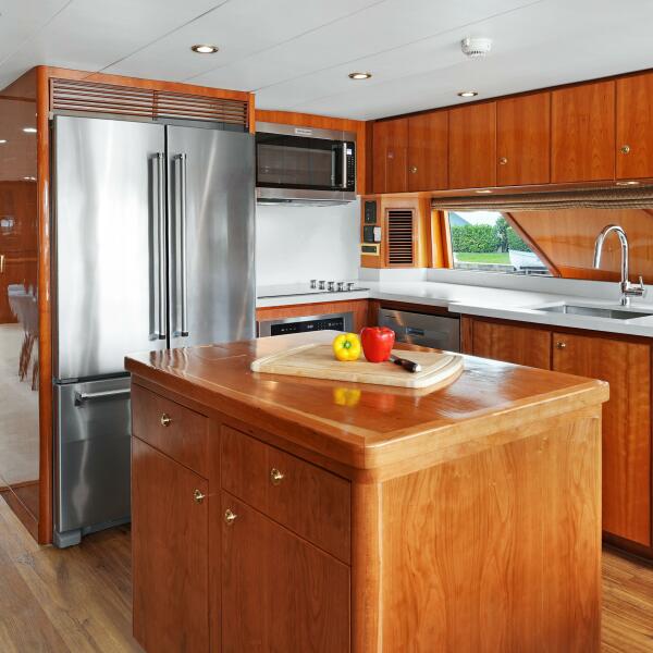 81' 2003 Hargrave Sky Lounge