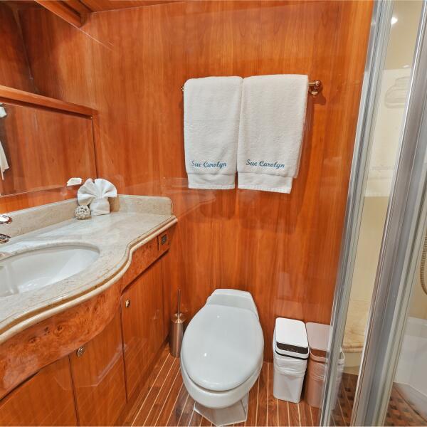 81' 2003 Hargrave Sky Lounge