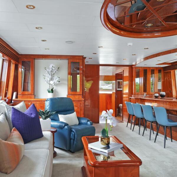 81' 2003 Hargrave Sky Lounge