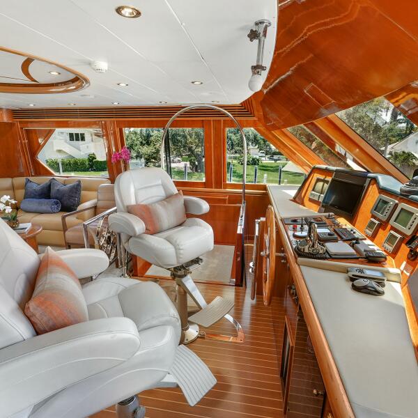 81' 2003 Hargrave Sky Lounge