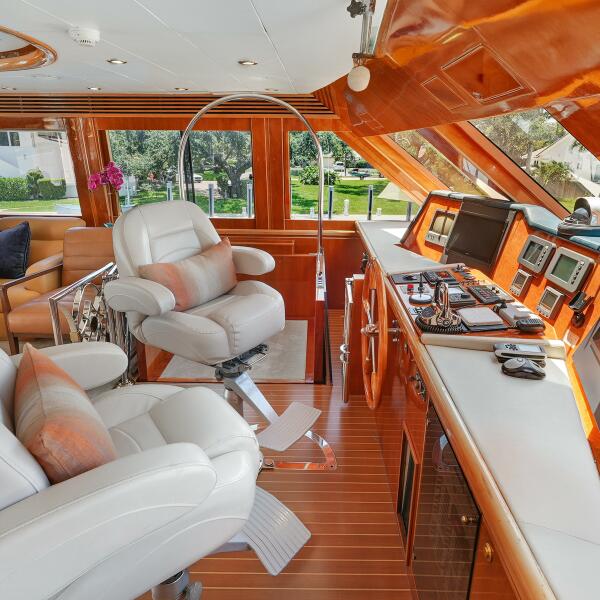 81' 2003 Hargrave Sky Lounge